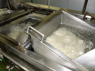 ソフトめんが給食にならぶまで