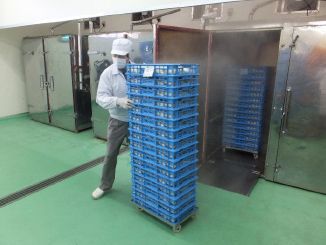 ソフトめんが給食にならぶまで